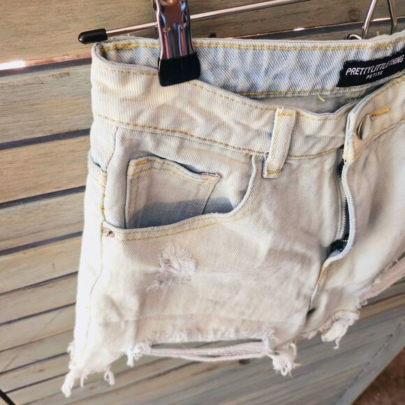 Pretty Little Thing high rise denim short - size 2 - Picture 5 of 7